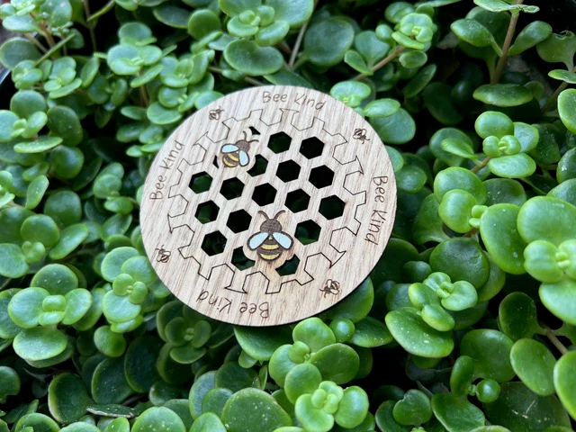 Bee coasters set of 4 - Image 4