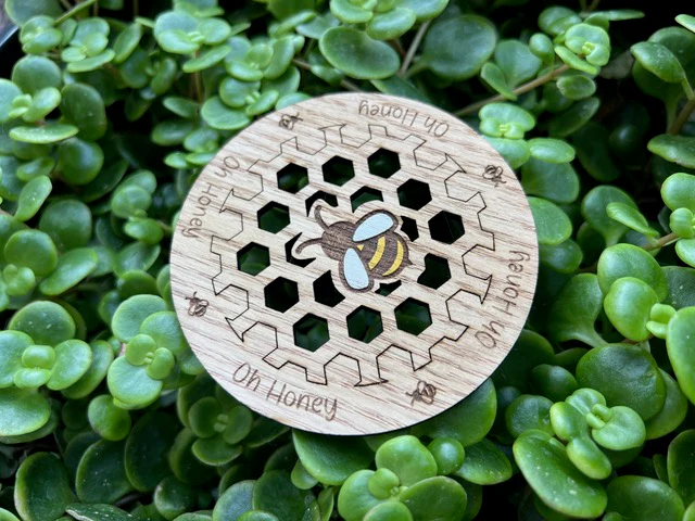 Bee coasters set of 4 - Image 5